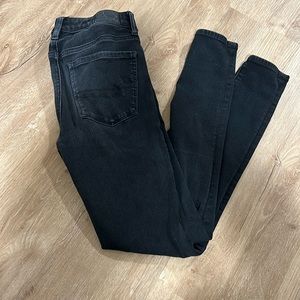 American Eagle black skinny jeans no rips